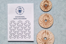Load image into Gallery viewer, SASHIKO maler i tre - Maru Bishamon