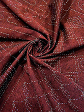 Last inn bildet i Galleri-visningsprogrammet, ForhÄndssalg: Tekstil med trykk som gÄr bort i vann, SASHIKO, Tsumugi, Susan Briscoe, Olympus