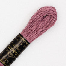 Last inn bildet i Galleri-visningsprogrammet, Forhåndssalg: Moulinégarn, broderitråd, Olympus fargenr 1041-1908 (rosa / rød)