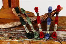 Load image into Gallery viewer, BroderitrÄd, ensfarget, DMC, Farge 208 - 445