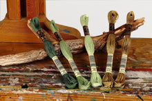 Load image into Gallery viewer, BroderitrÄd, ensfarget, DMC, Farge 208 - 445