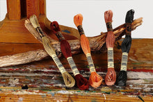 Load image into Gallery viewer, BroderitrÄd, ensfarget, DMC, Farge 208 - 445
