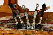 Last inn bildet i Galleri-visningsprogrammet, BroderitrÄd, ensfarget, DMC, Farge 820 - 951