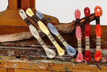 Last inn bildet i Galleri-visningsprogrammet, BroderitrÄd, ensfarget, DMC, Farge 954 - 3685