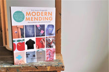 Last inn bildet i Galleri-visningsprogrammet, Bok, Modern Mending, Erin Lewis-Fitzgerald, engelsk
