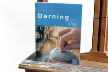 Last inn bildet i Galleri-visningsprogrammet, Bok, DARNING: Repair, Make, Mend av Hikaru Noguchi (engelsk)