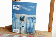 Last inn bildet i Galleri-visningsprogrammet, Bok, DARNING: Repair, Make, Mend av Hikaru Noguchi (engelsk)