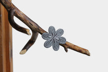 Last inn bildet i Galleri-visningsprogrammet, Strykemerker, blomst, 4,5 x 4 cm