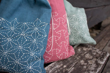 Load image into Gallery viewer, SASHIKO maler i tre - Asanoha
