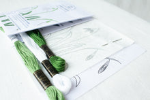 Load image into Gallery viewer, Broderisett: Snøklokke
