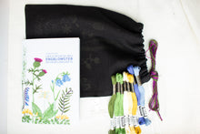 Last inn bildet i Galleri-visningsprogrammet, NYHET! Lær broderi med prosjektbag Engblomster
