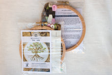 Load image into Gallery viewer, Broderisett: Tre i ulike sesonger, for voksne og barn
