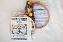 Load image into Gallery viewer, Broderisett: Tre i ulike sesonger, for voksne og barn
