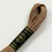Last inn bildet i Galleri-visningsprogrammet, Forhåndssalg: Moulinégarn, broderitråd, Olympus fargenr 700-900 (rød/brun)
