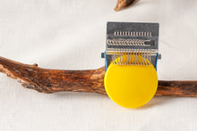 Load image into Gallery viewer, Speedweve-inspirert stoppeapparat, stoppevev, minivev, darning loom, plastdisk
