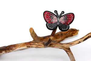 Strykemerker, sommerfugl, rød og sort, 6.5 x 4.2cm