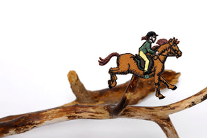 Strykemerke, jente på hest, 7 x 6cm