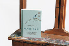Load image into Gallery viewer, Bok, Wabi Sabi av Beth Kempton (engelsk)
