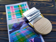 Last inn bildet i Galleri-visningsprogrammet, Forhåndssalg: Speedweve-inspirert stoppeapparat, stoppevev, minivev, darning loom, Alexon Ver
